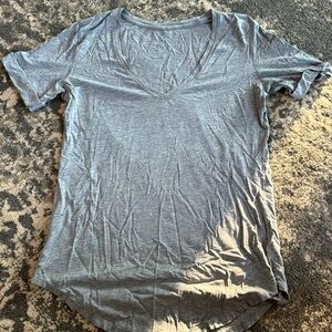 Lululemon tshirt
